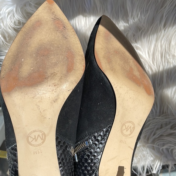 Michael Kors Clara Mid Bootie Suede Zip Heel EUC - Picture 9 of 13